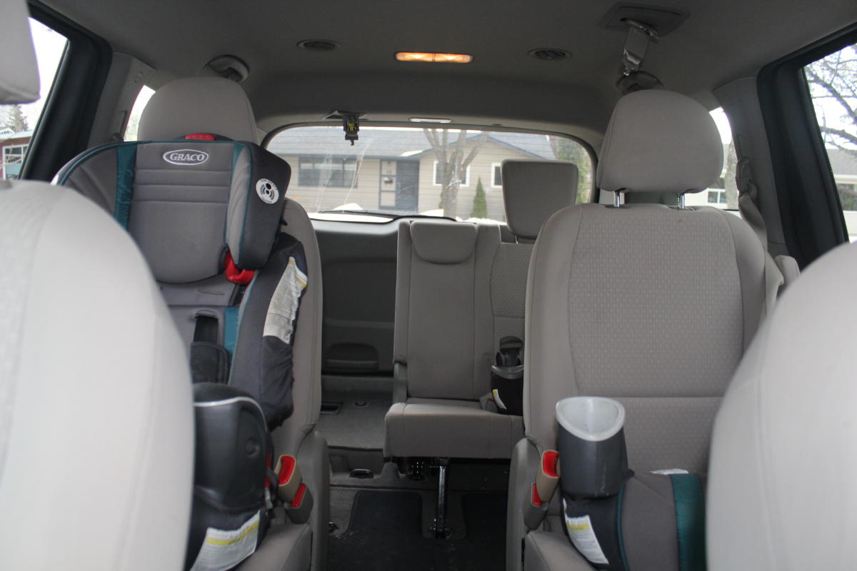2016 Kia Sedona LX+ back seats