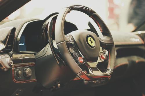 458 Speciale interior